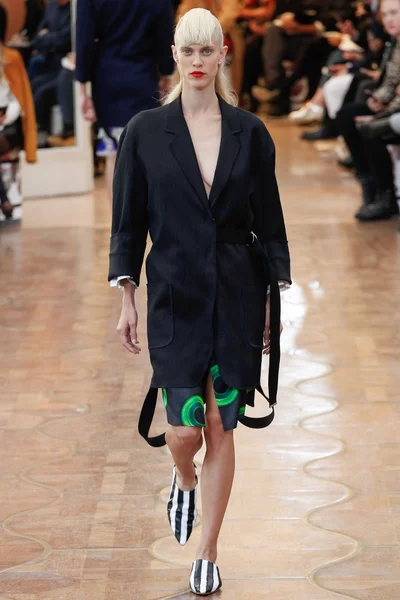 Look 27